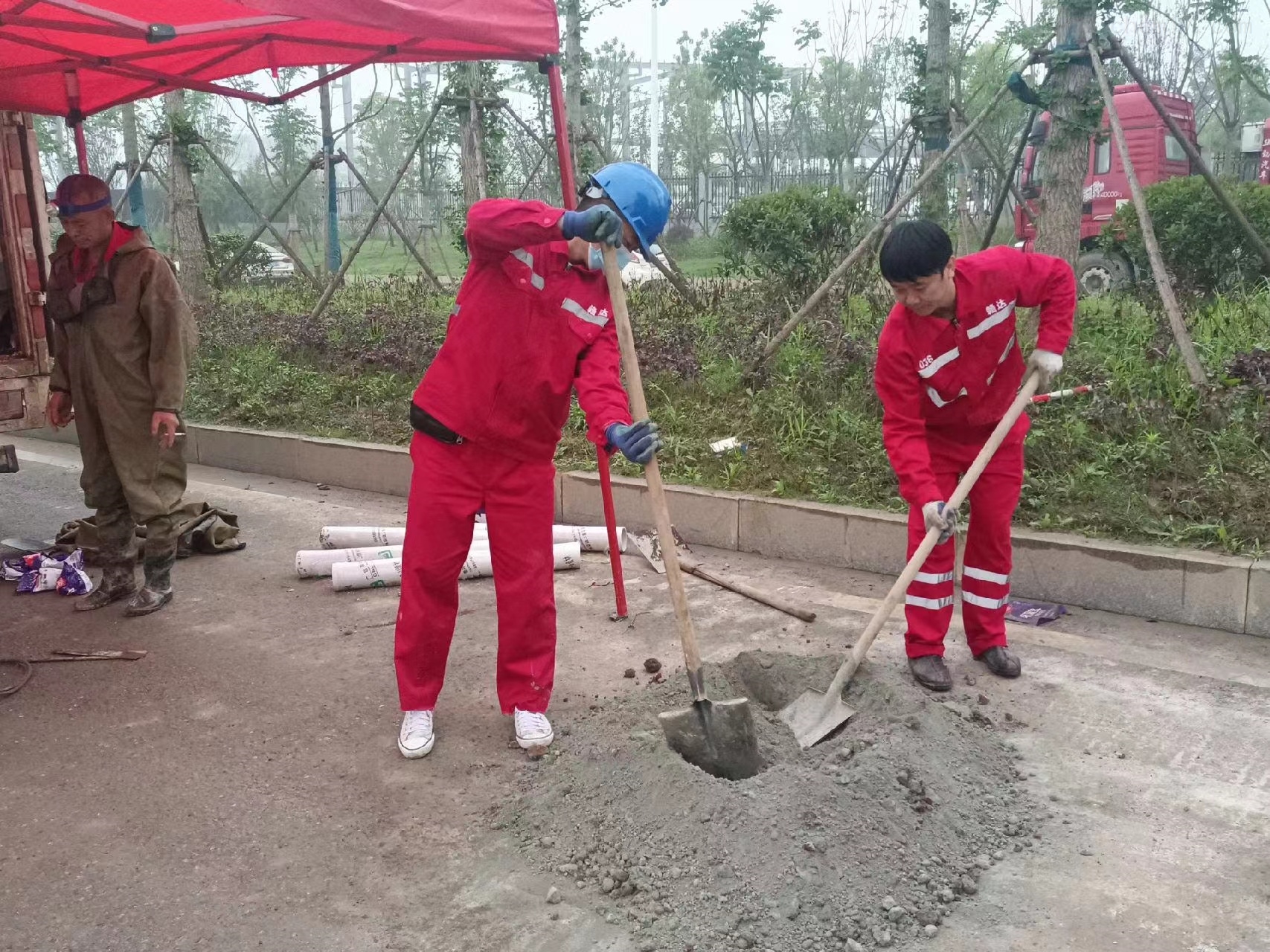 小金管道疏通哪家好】及时进行市政管道清淤